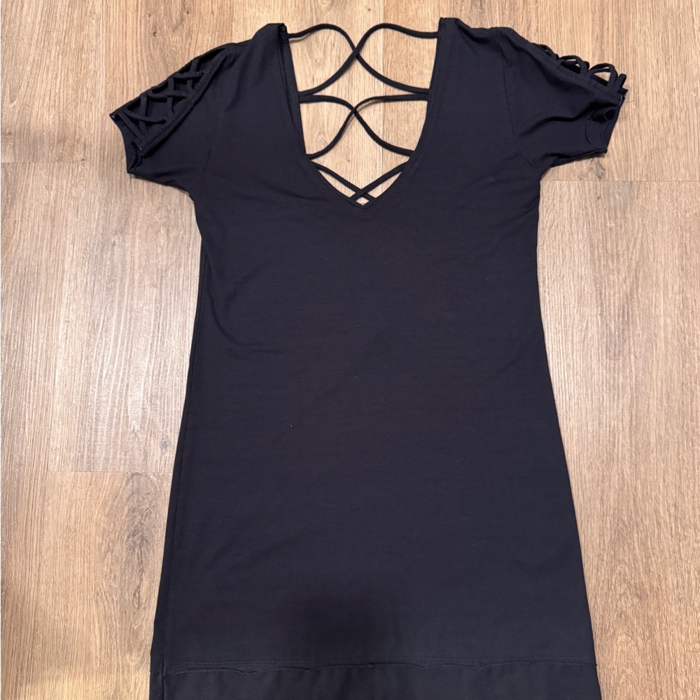 Ompure Black Crisscross Sleeve Dress